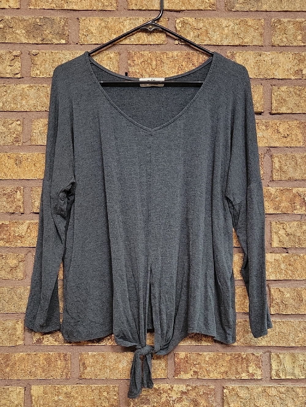 n/p V-Neck Long Sleeve Tie-Front Stretch Lightweight Top One Size Charcoal